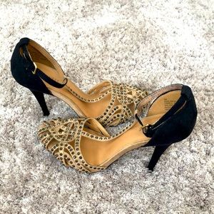 Nine West vintage inspired T Strap heels
